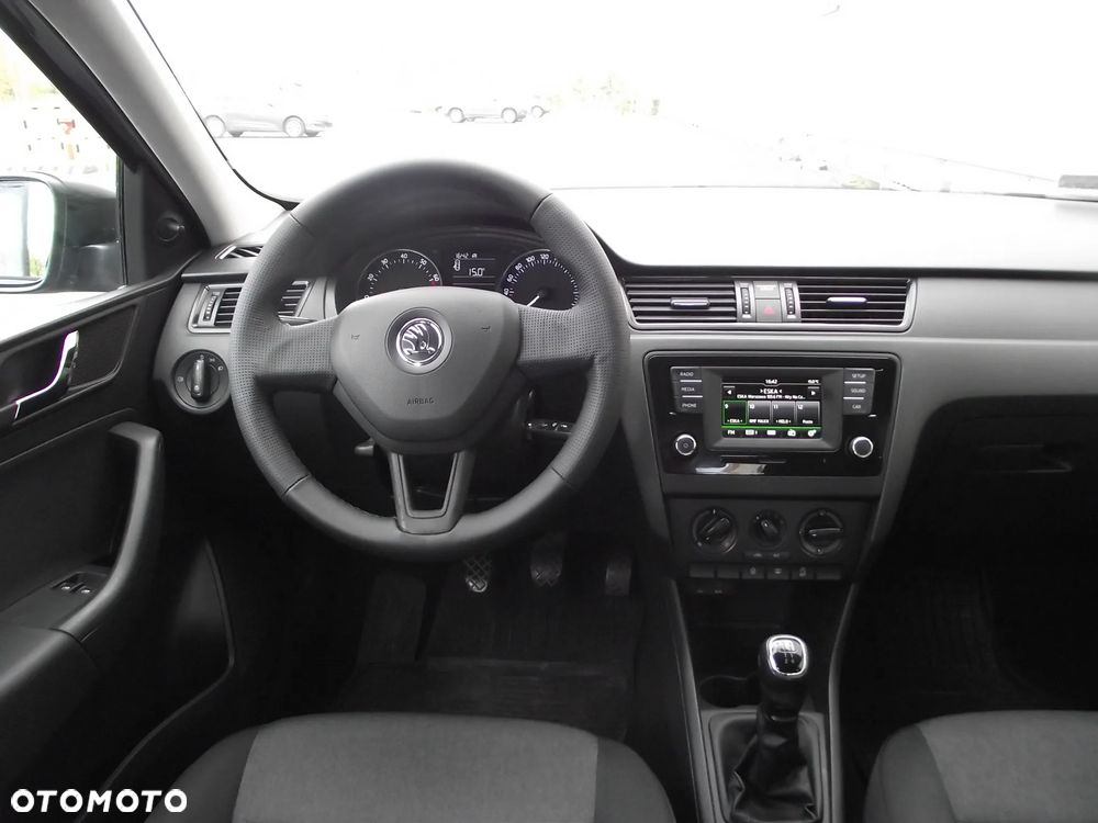 Skoda RAPID 1.2 TSI Ambition - 15