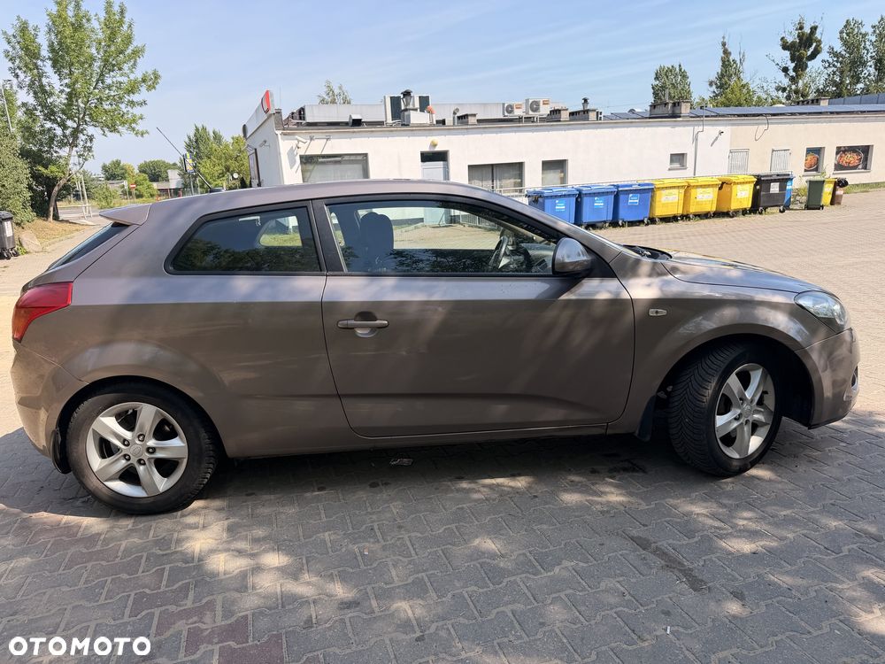 Kia Ceed - 7