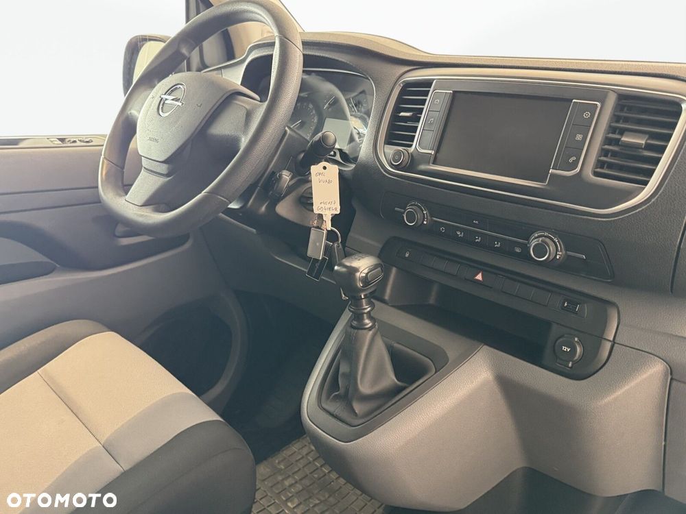 Opel Vivaro - 24