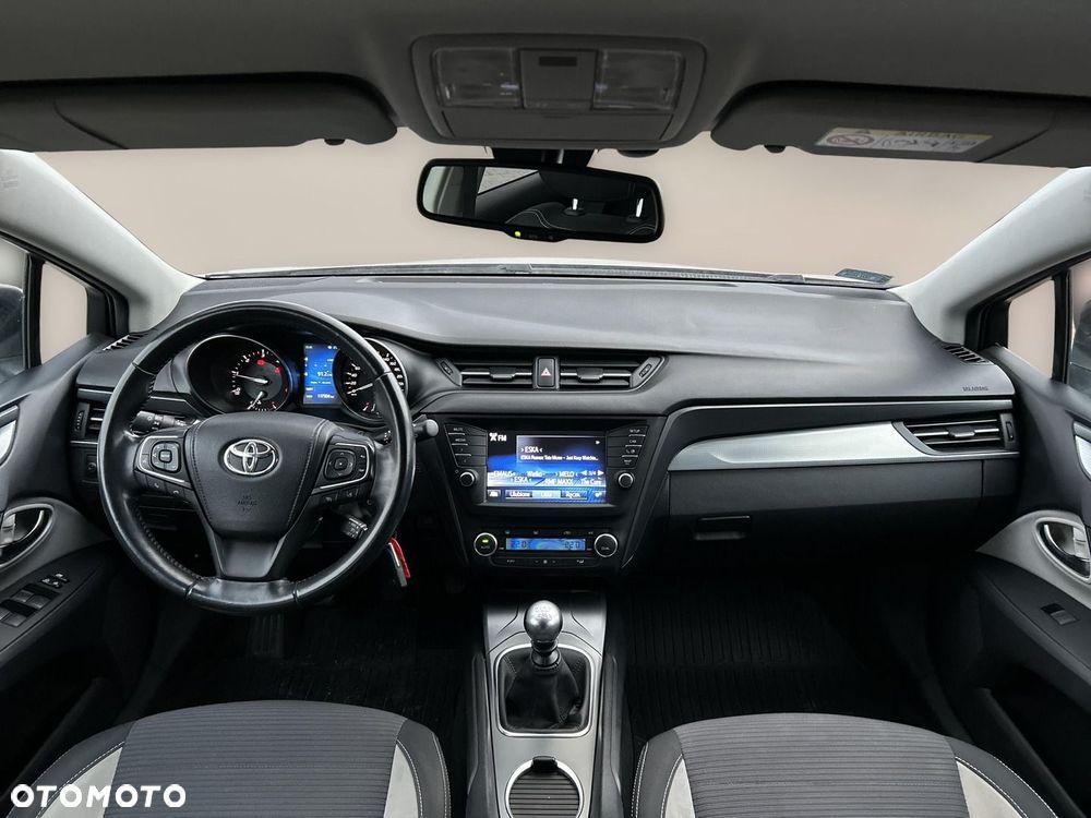 Toyota Avensis 2.0 D-4D Premium - 11