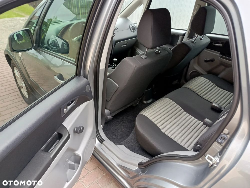 Suzuki SX4 2.0 DDiS 4x2 Comfort - 12