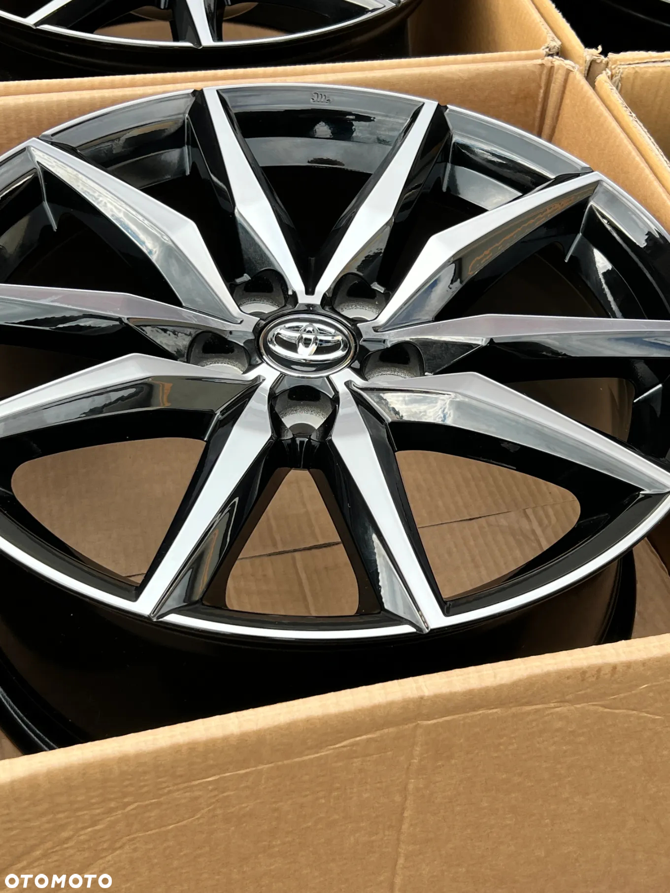 Nowe Oryginalne felgi Toyota CHR Corolla Yaris Cross Avensis RAV 4 Camry 18'' GR - 7