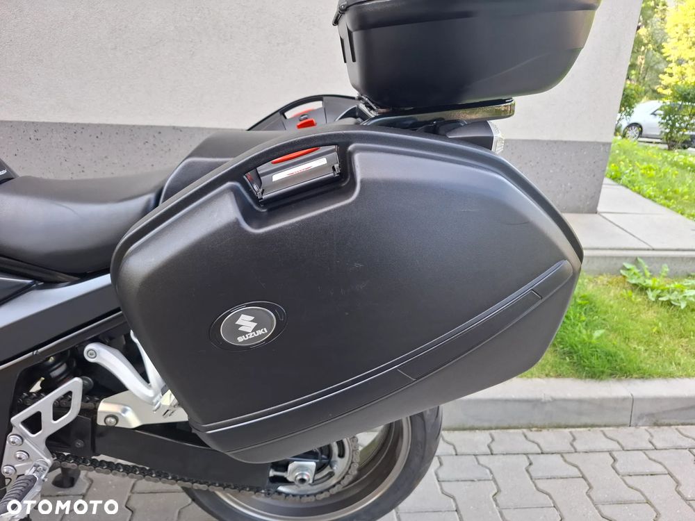 Suzuki GSX - 22