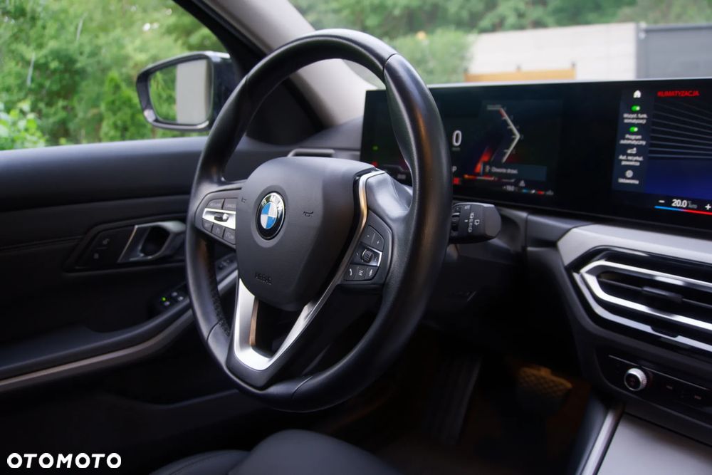 BMW Seria 3 318d MHEV - 16