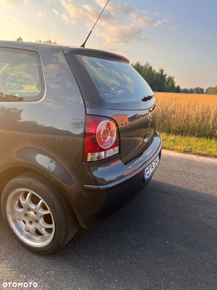 Volkswagen Polo 1.4 16V Basis - 4