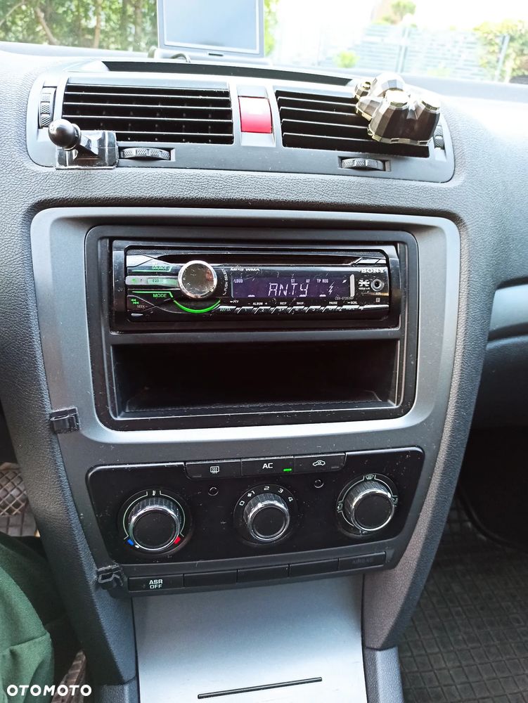 Skoda Octavia 1.6 - 19