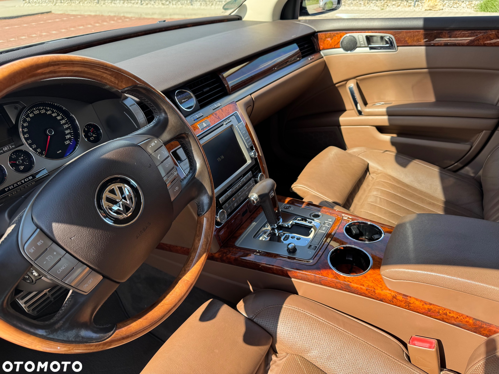 Volkswagen Phaeton 4.2 V8 4MOTION Automatik (5 Sitzer) - 16