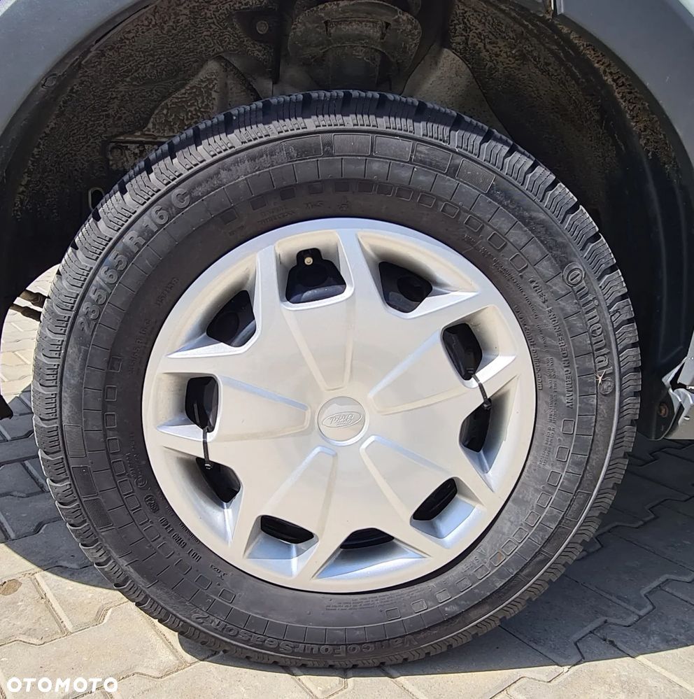 Ford TRANSIT JUMBO BRYGADÓWKA 7 OSÓB KAMERA CZUJNIKI PRZÓD/TYŁ TEMPOMAT NR.28 - 37