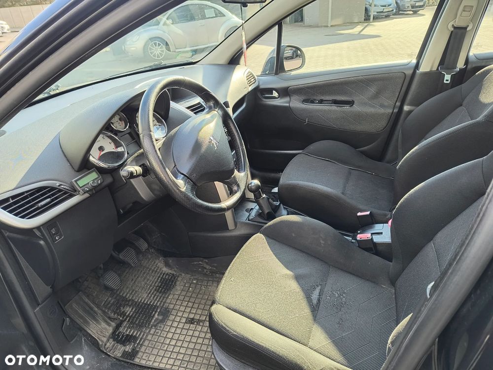 Peugeot 207 - 21