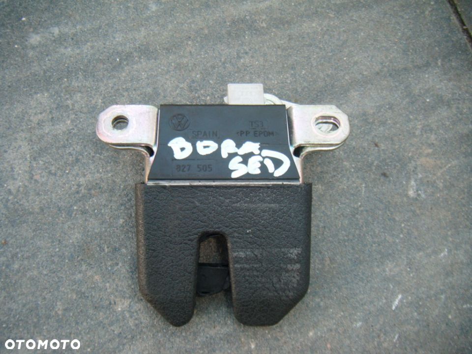 VW bora zamek klapy tył sedan - 1