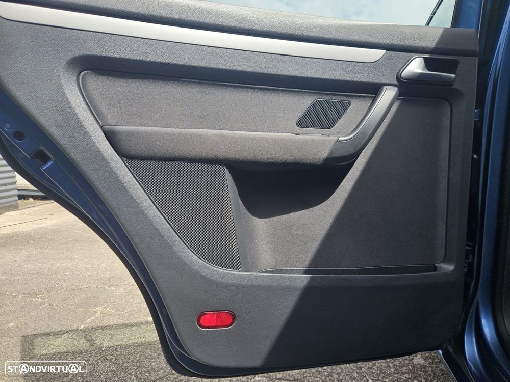 VW Touran 1.6 TDI Blue.Trendline 7L - 54