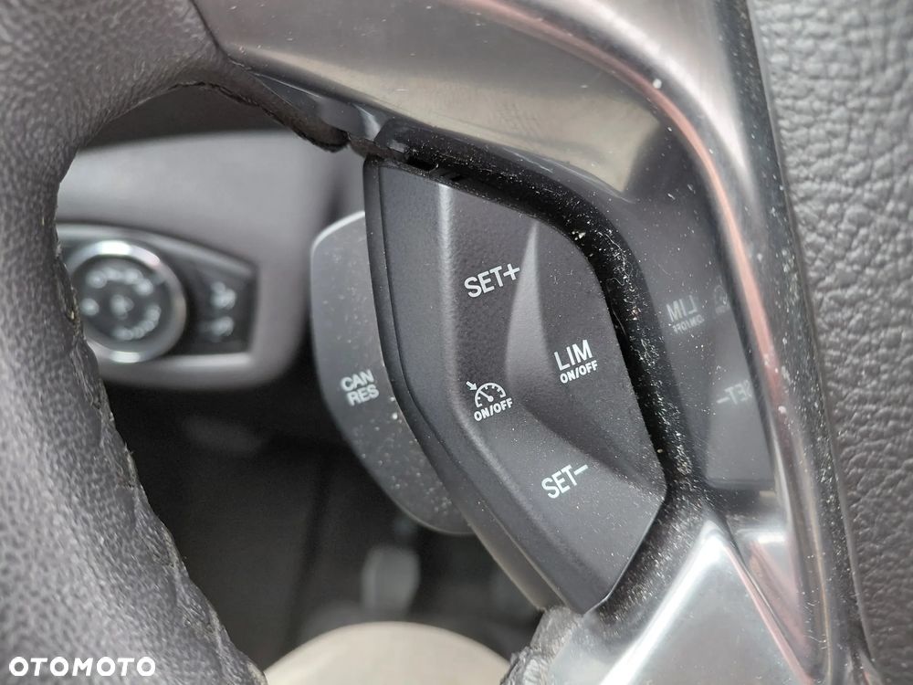 Ford Tourneo Connect 1.6 TDCi Titanium - 18