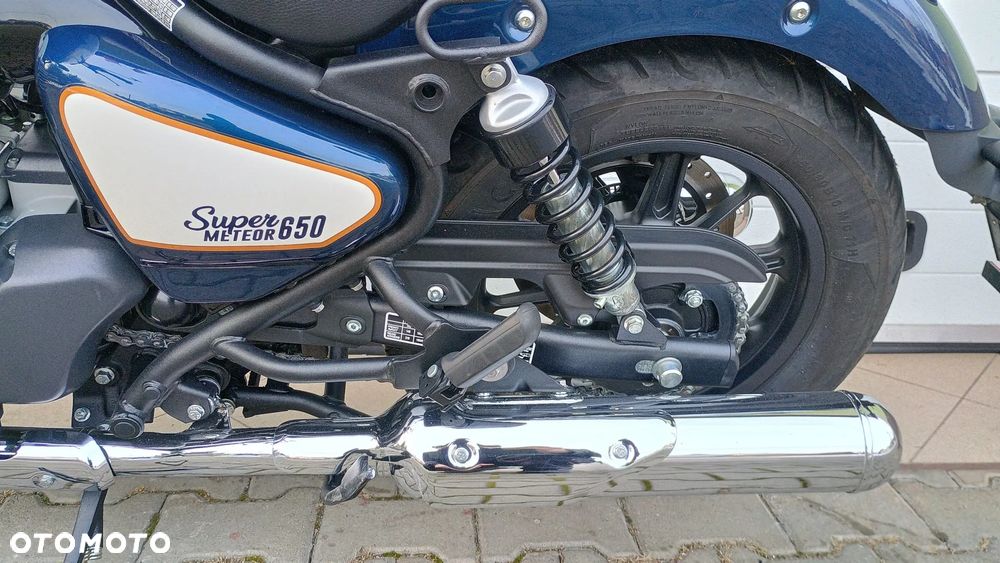 Royal Enfield Super Meteor - 17