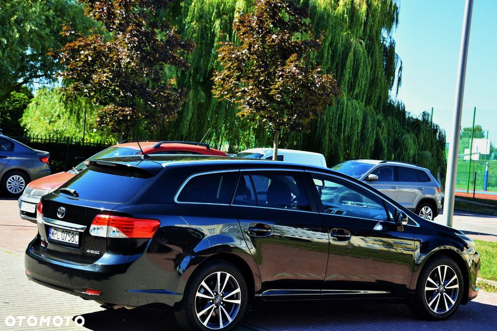 Toyota Avensis 2.0 D-4D Executive - 11