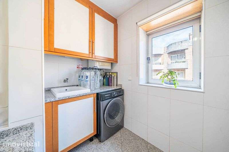 Apartamento T2 com Varanda e Box fechada em Santa Marinha, Gaia - Grande imagem: 5/12