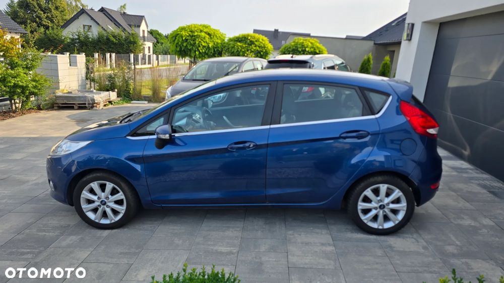 Ford Fiesta 1.6 TDCi DPF Ghia - 4
