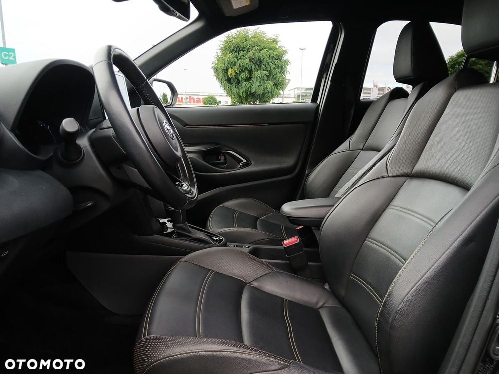 Toyota Yaris Cross Hybrid 1.5 Premiere Edition - 18
