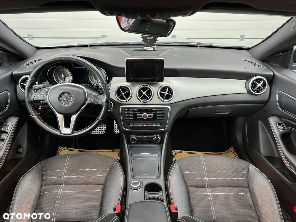 Mercedes-Benz CLA - 12