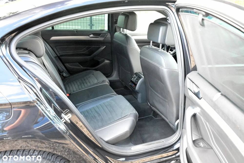Volkswagen Passat - 38