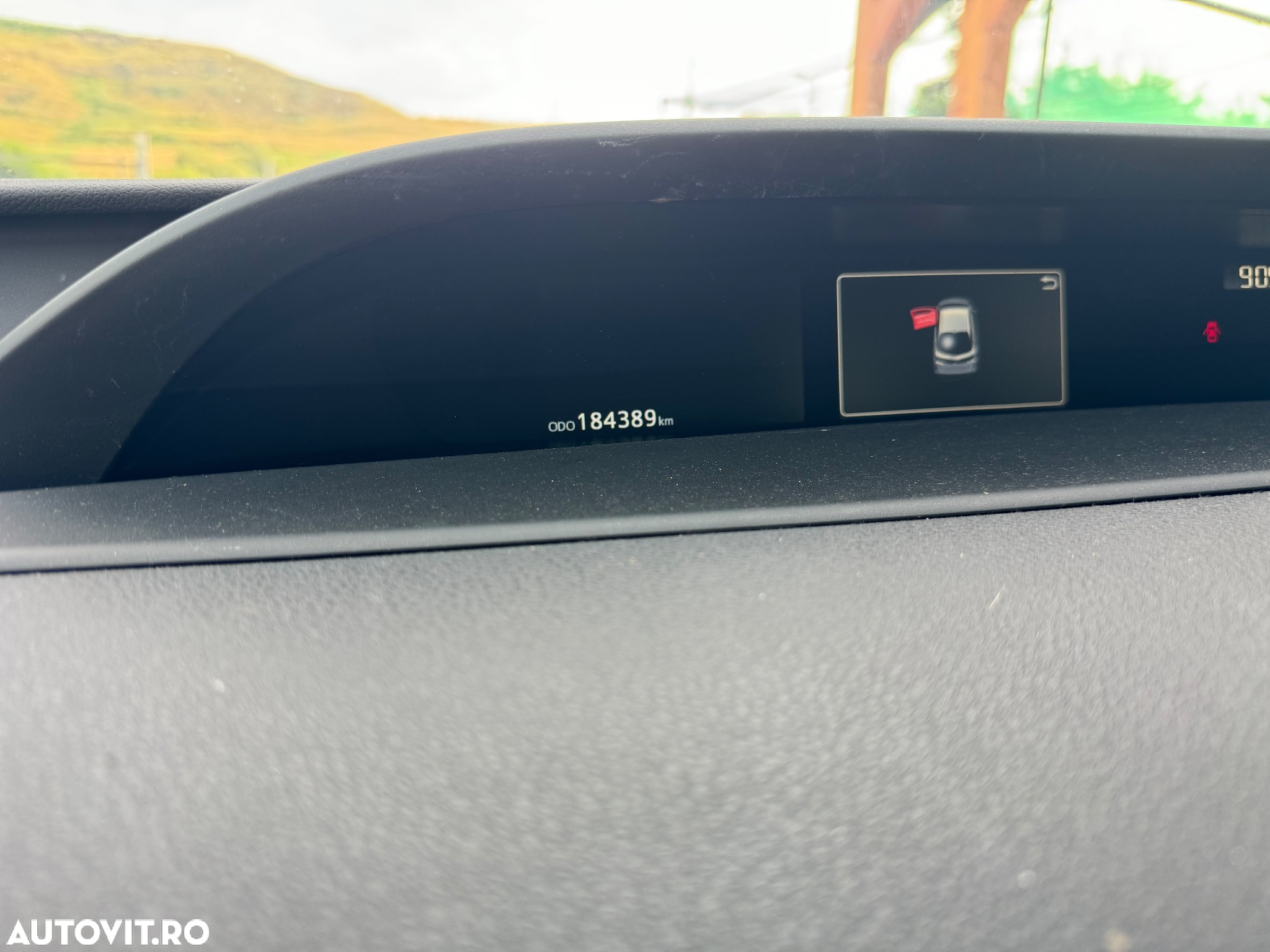 Toyota Prius Plug-in Hybrid Solar - 10
