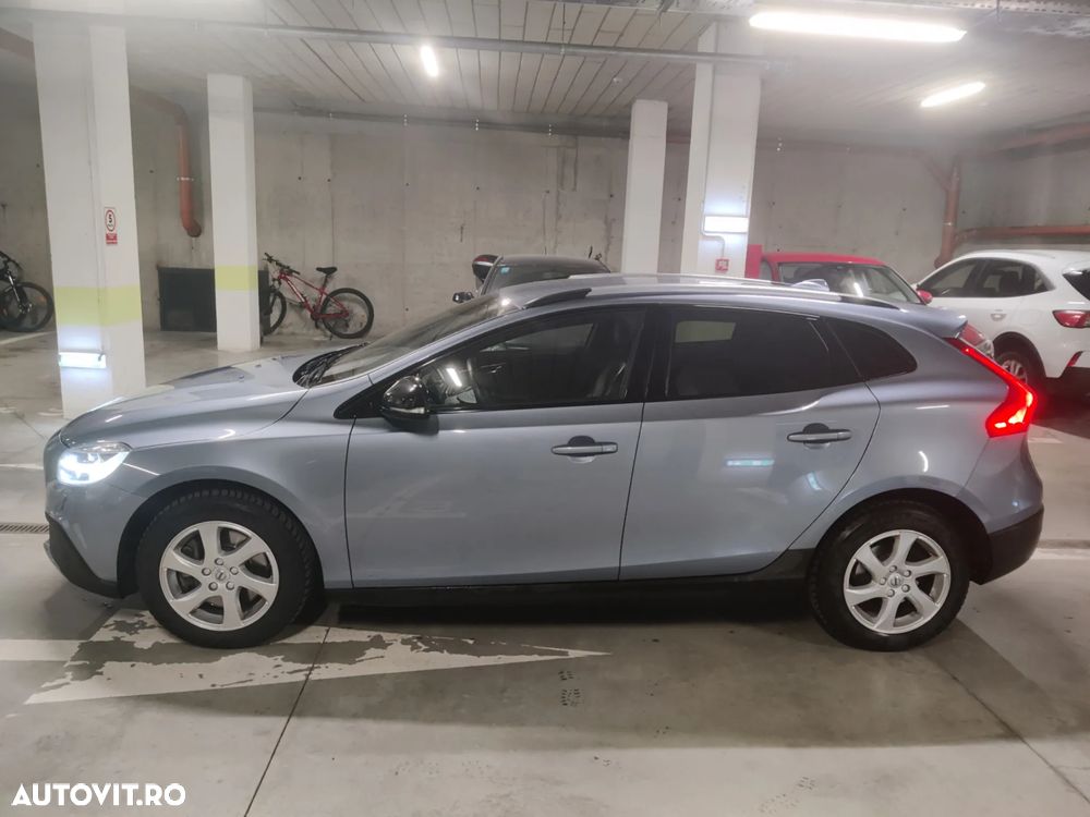 Volvo V40 T5 VEA AWD Aut Momentum - 2