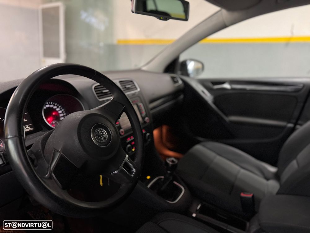 VW Golf 1.6 TDi DPF Highline - 7