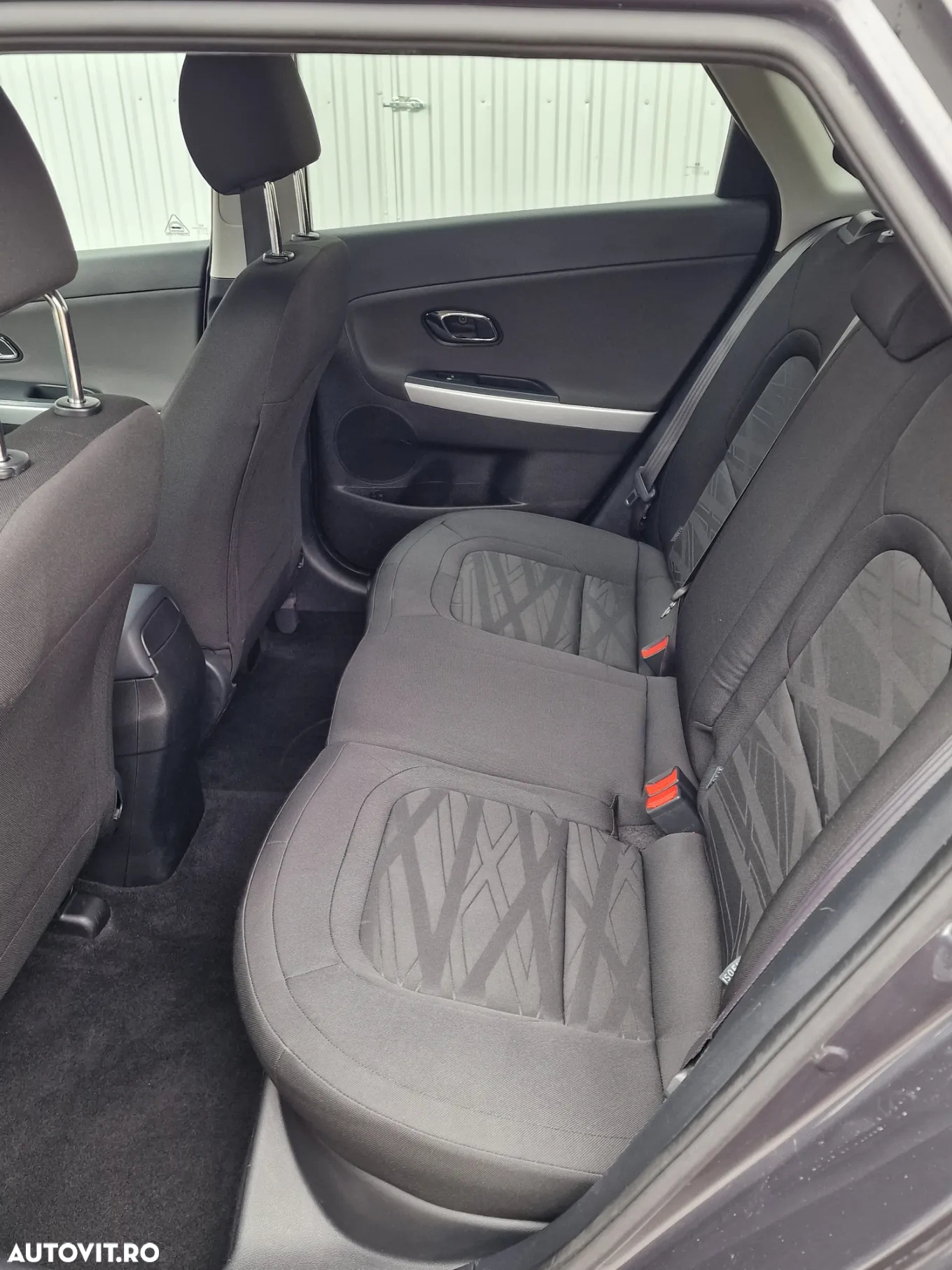 Kia Ceed 1.4 CRDi 90 SW Vision - 12