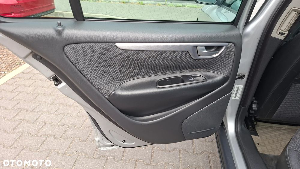 Volvo S60 2.4D5 Momentum - 16