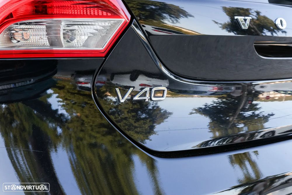 Volvo V40 2.0 D3 R-Design - 22