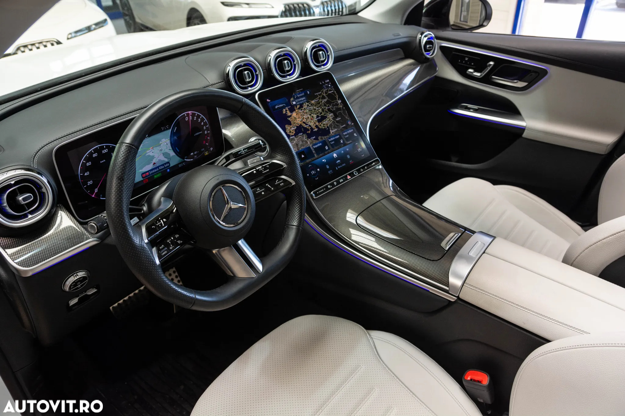 Mercedes-Benz GLC Coupe 300 e 4Matic 9G-TRONIC AMG Line Advanced - 37