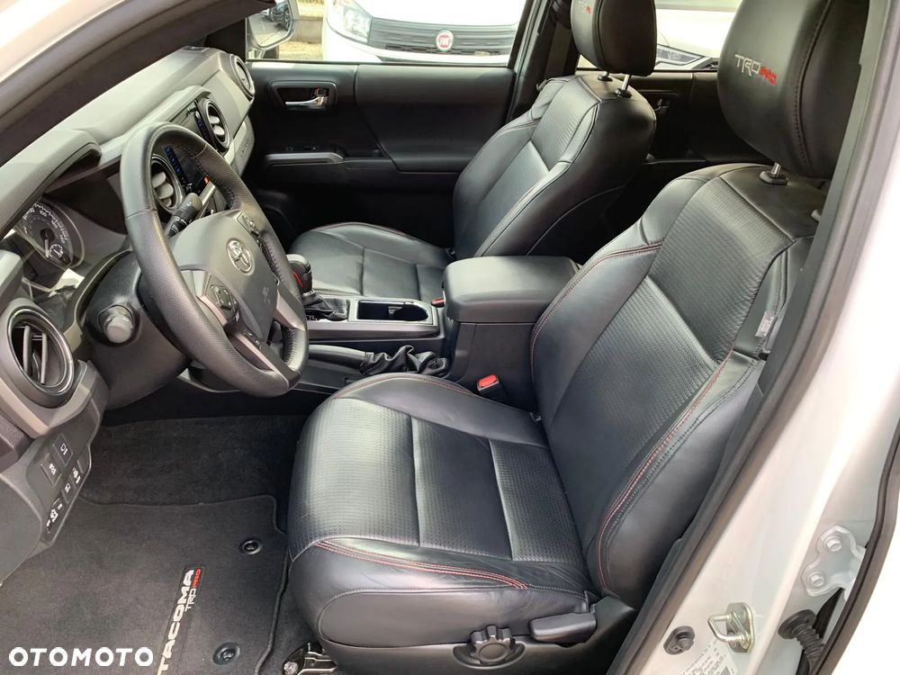 Toyota Tacoma - 12