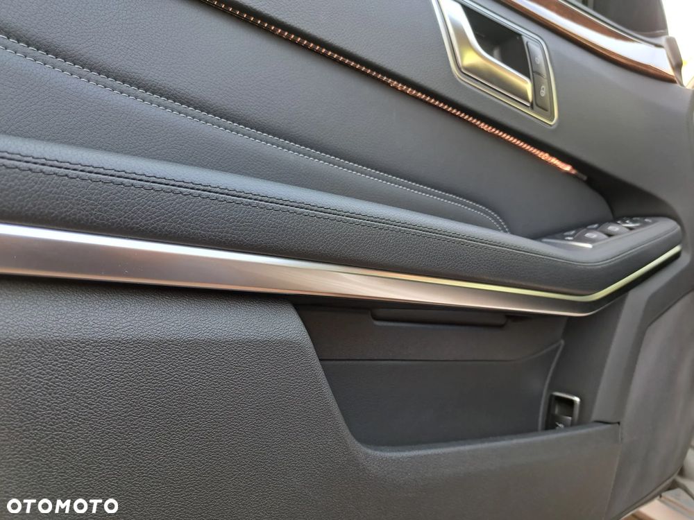 Mercedes-Benz Klasa E 250 7G-TRONIC - 12