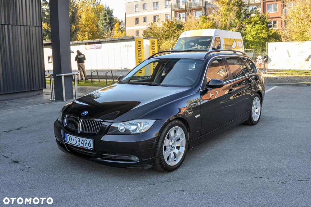 BMW Seria 3 325i - 1