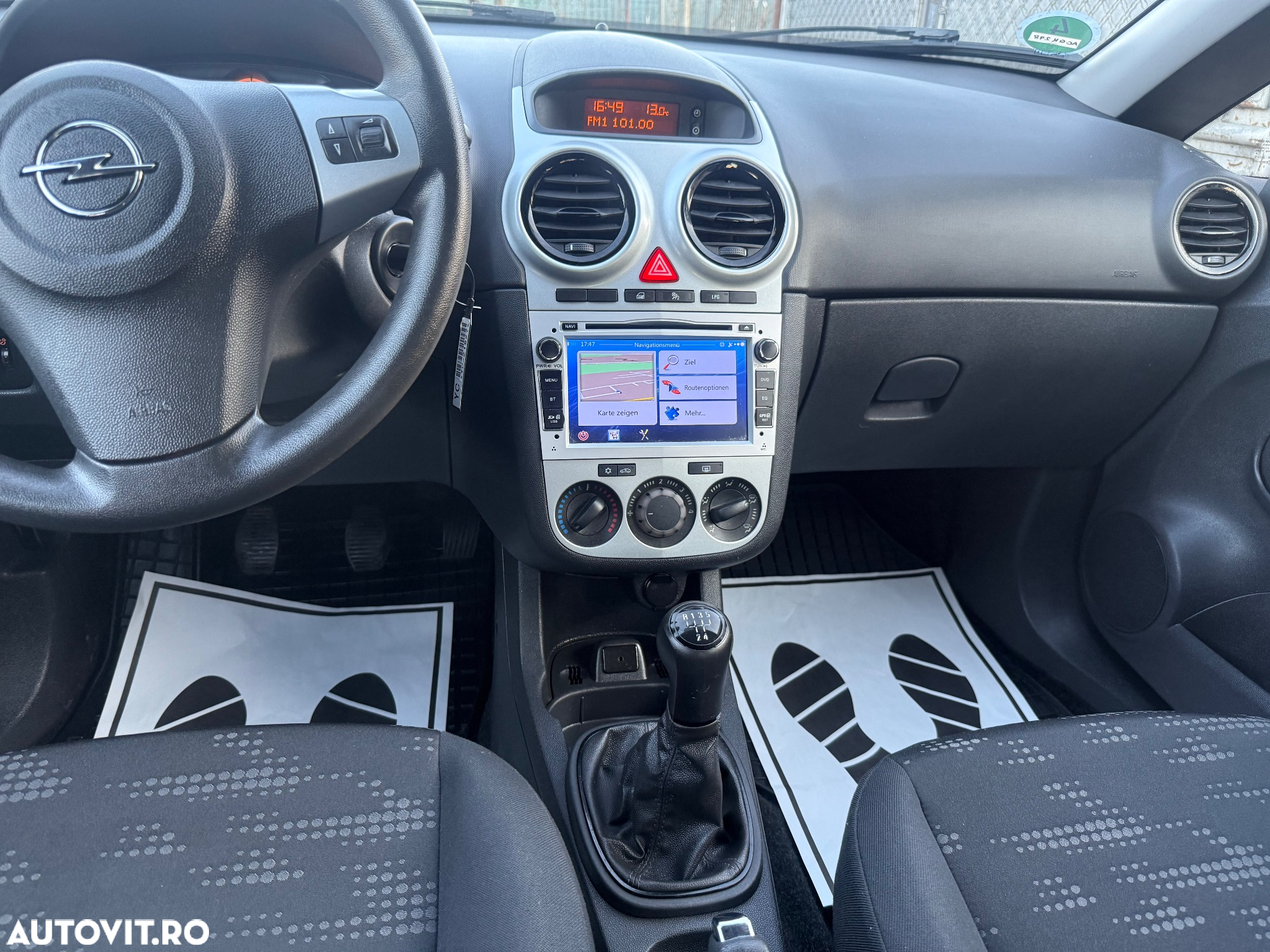Opel Corsa 1.2 Enjoy - 30