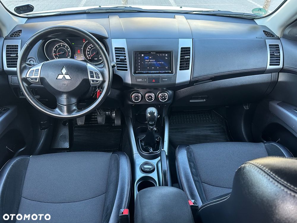 Mitsubishi Outlander 2.0 2WD Invite - 17