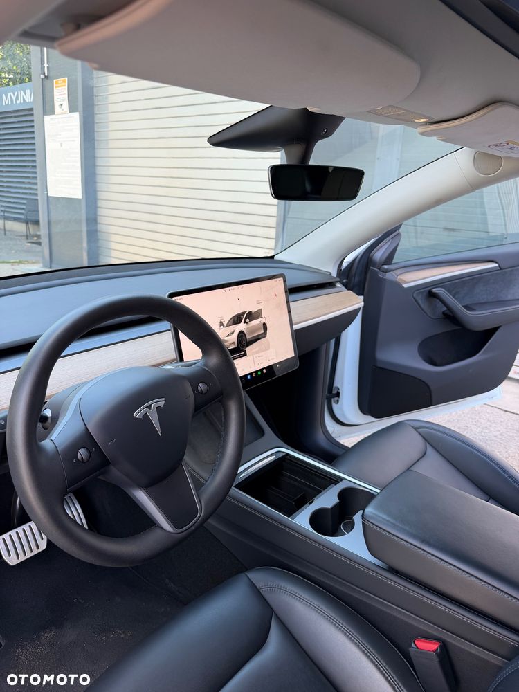 Tesla Model Y Performance AWD - 26