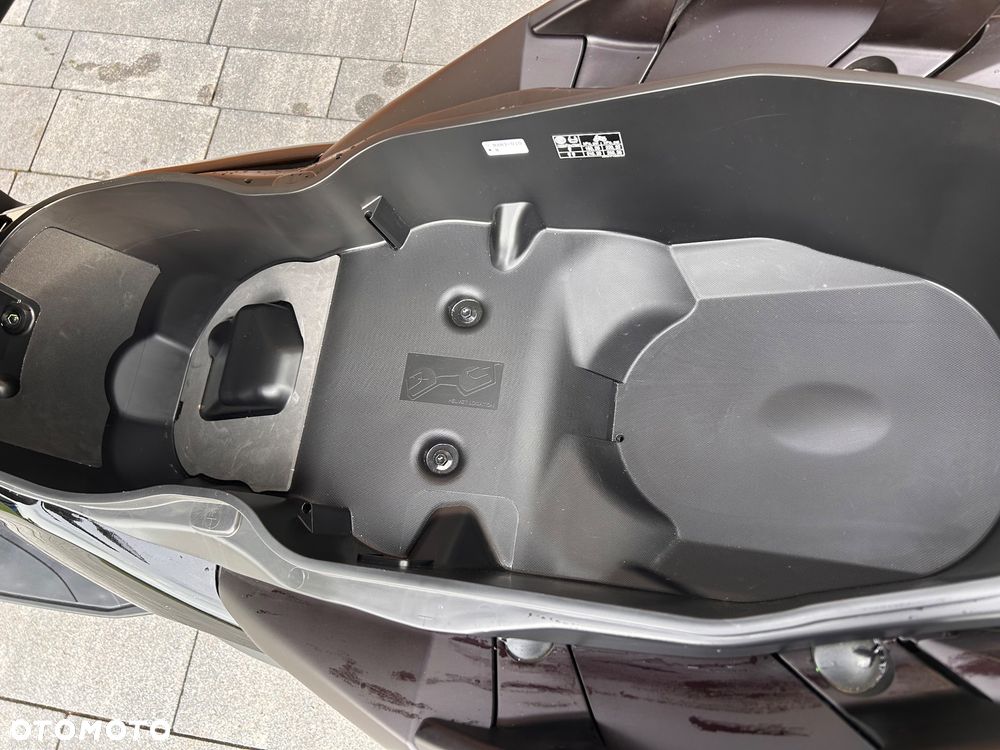 Yamaha X-max - 9