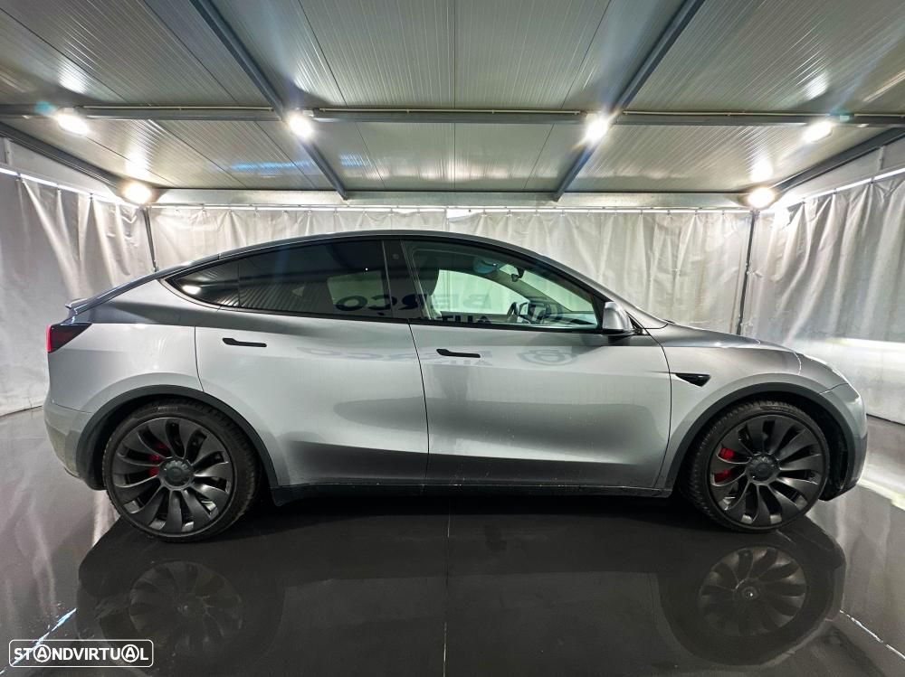 Tesla Model Y Performance Dual Motor AWD - 12