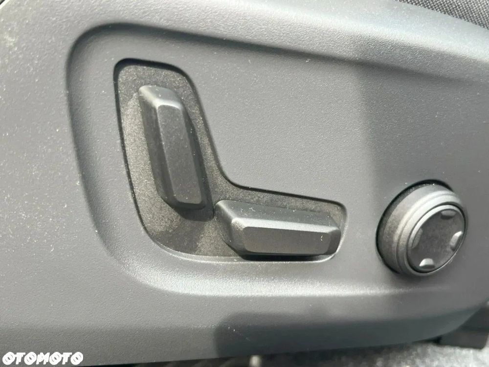 Volvo XC 40 B4 B AWD DKG Plus Bright - 30