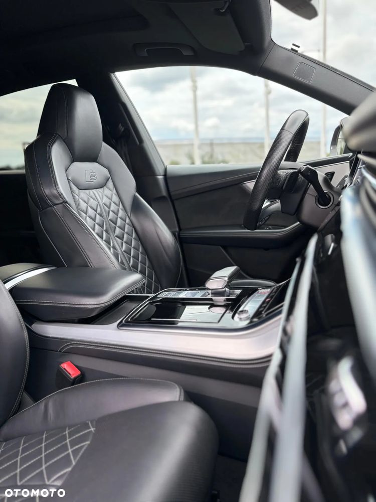 Audi SQ8 - 24