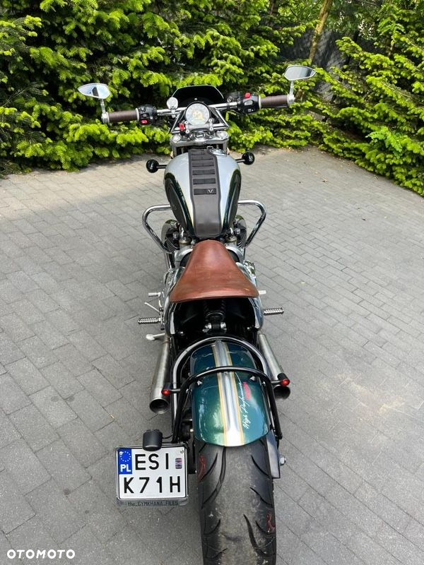 Triumph Bonneville Bobber - 6