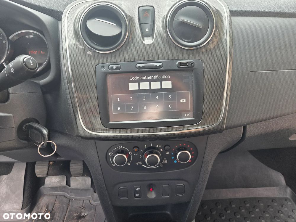 Dacia Sandero 1.5 dCi Laureate - 11