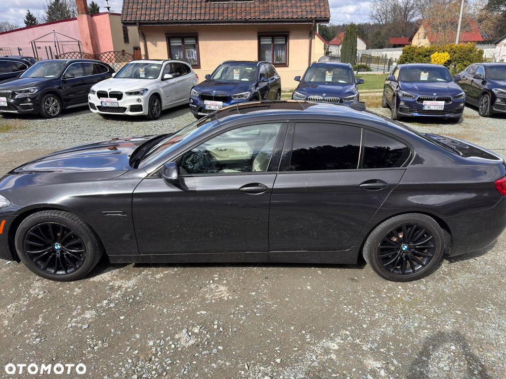 BMW Seria 5 528i xDrive Sport-Aut Luxury Line - 32