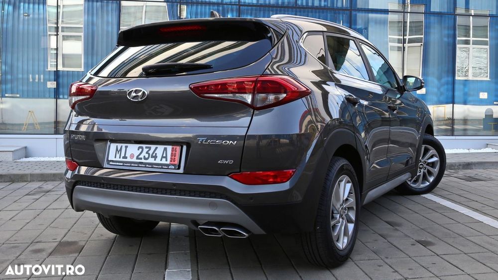 Hyundai Tucson 2.0 CRDI 4WD 6MT Premium - 11