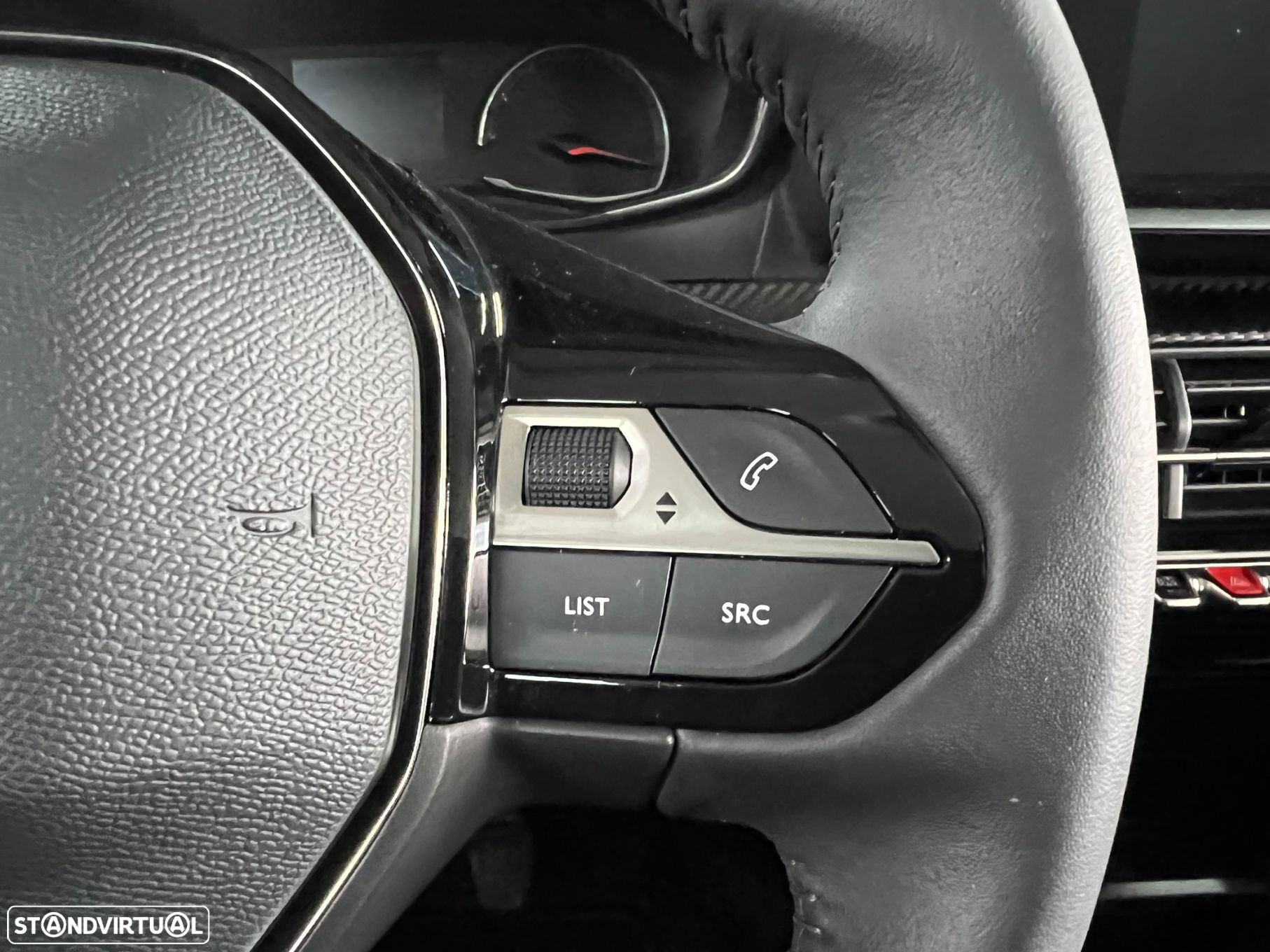 Peugeot 2008 1.2 PureTech Active Pack - 17