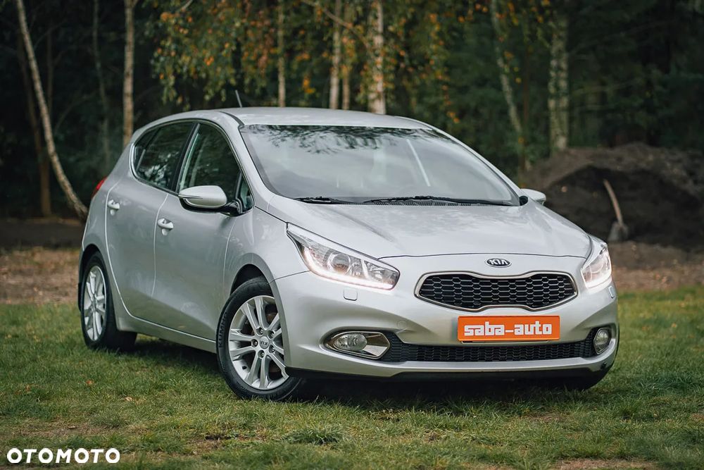 Kia Ceed 1.6 GDI Dream Team Edition - 1