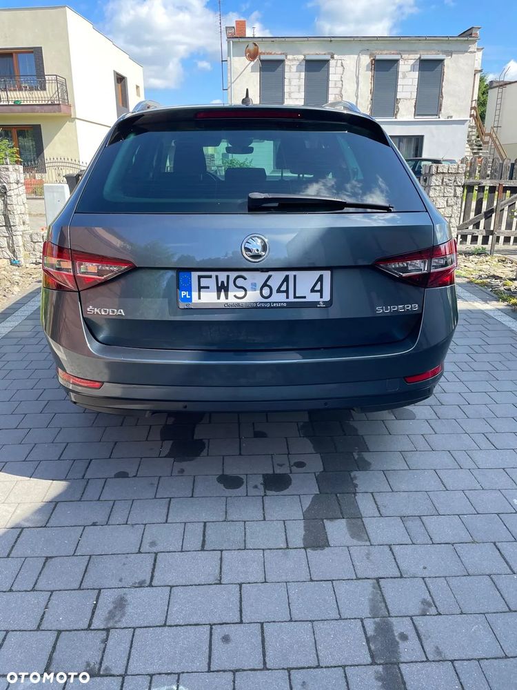 Skoda Superb Combi 2.0 TDI DSG Style - 9