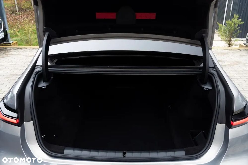 BMW Seria 7 - 32