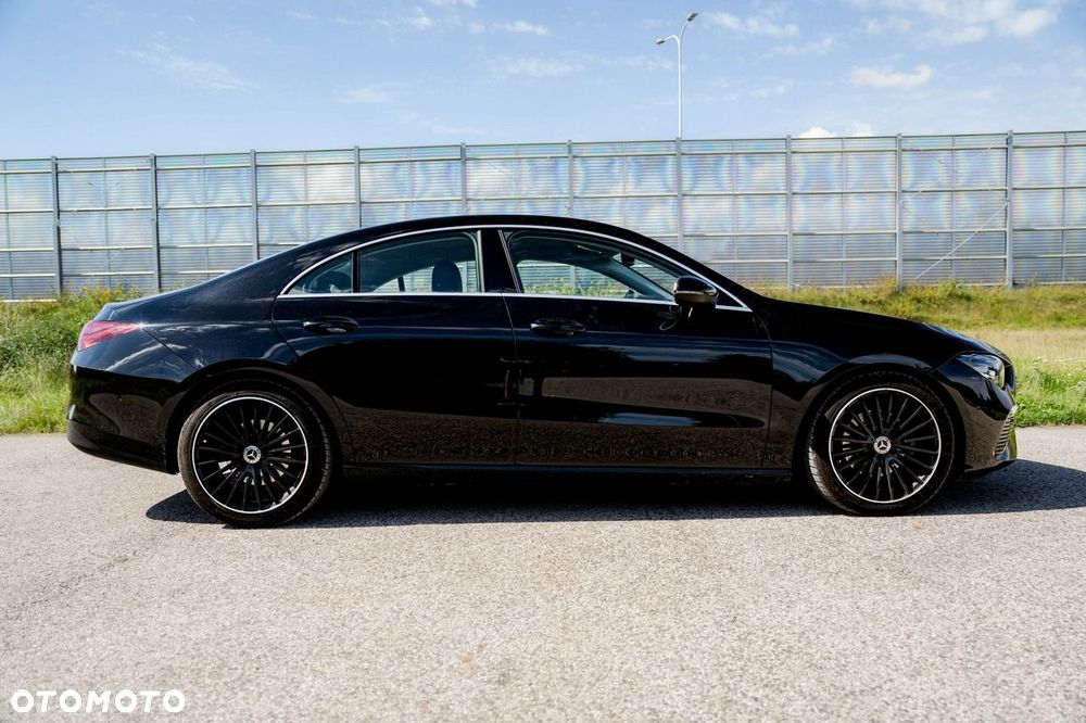 Mercedes-Benz CLA 200 7G-DCT Progressive - 10