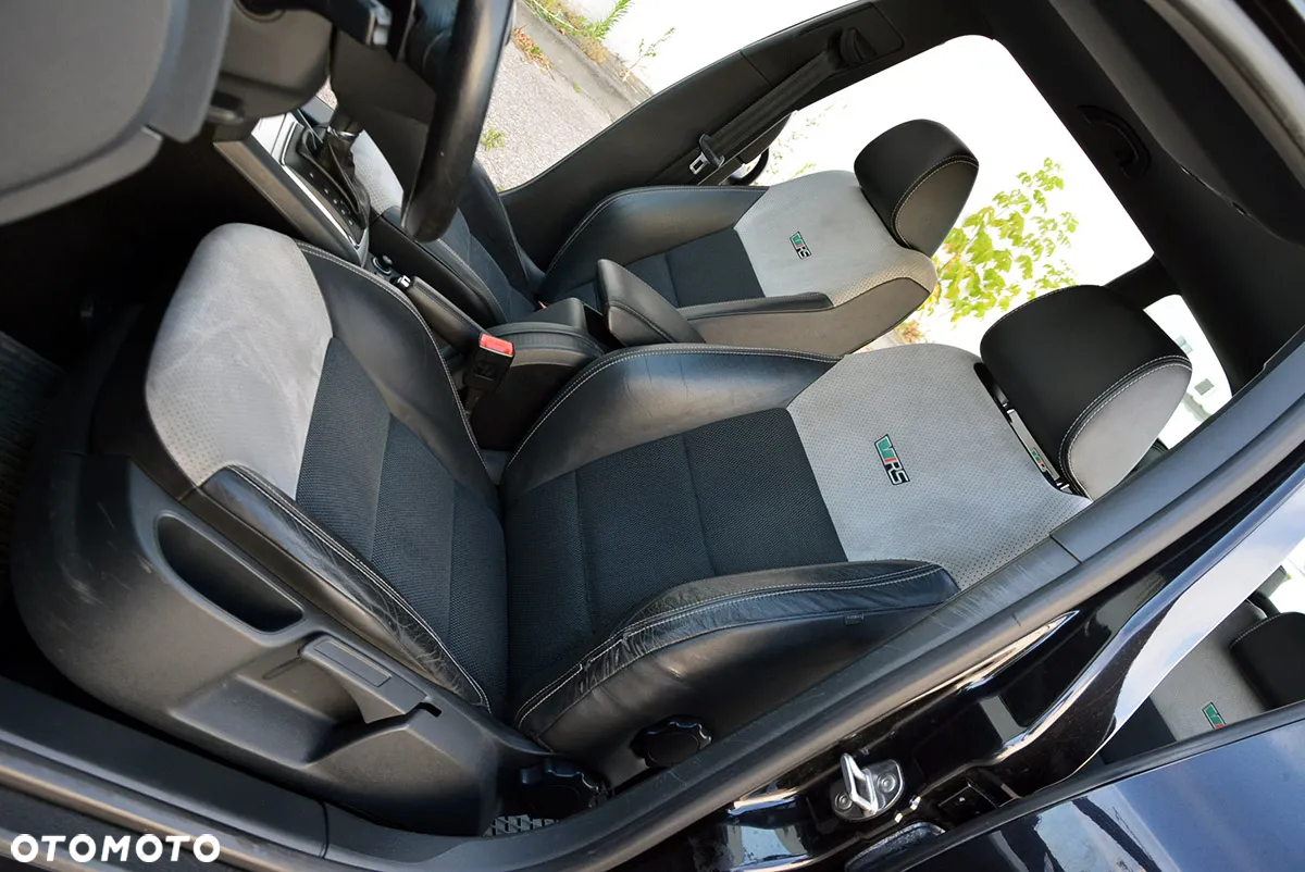 Skoda Octavia Combi 2.0 TDI CR DPF DSG RS - 4